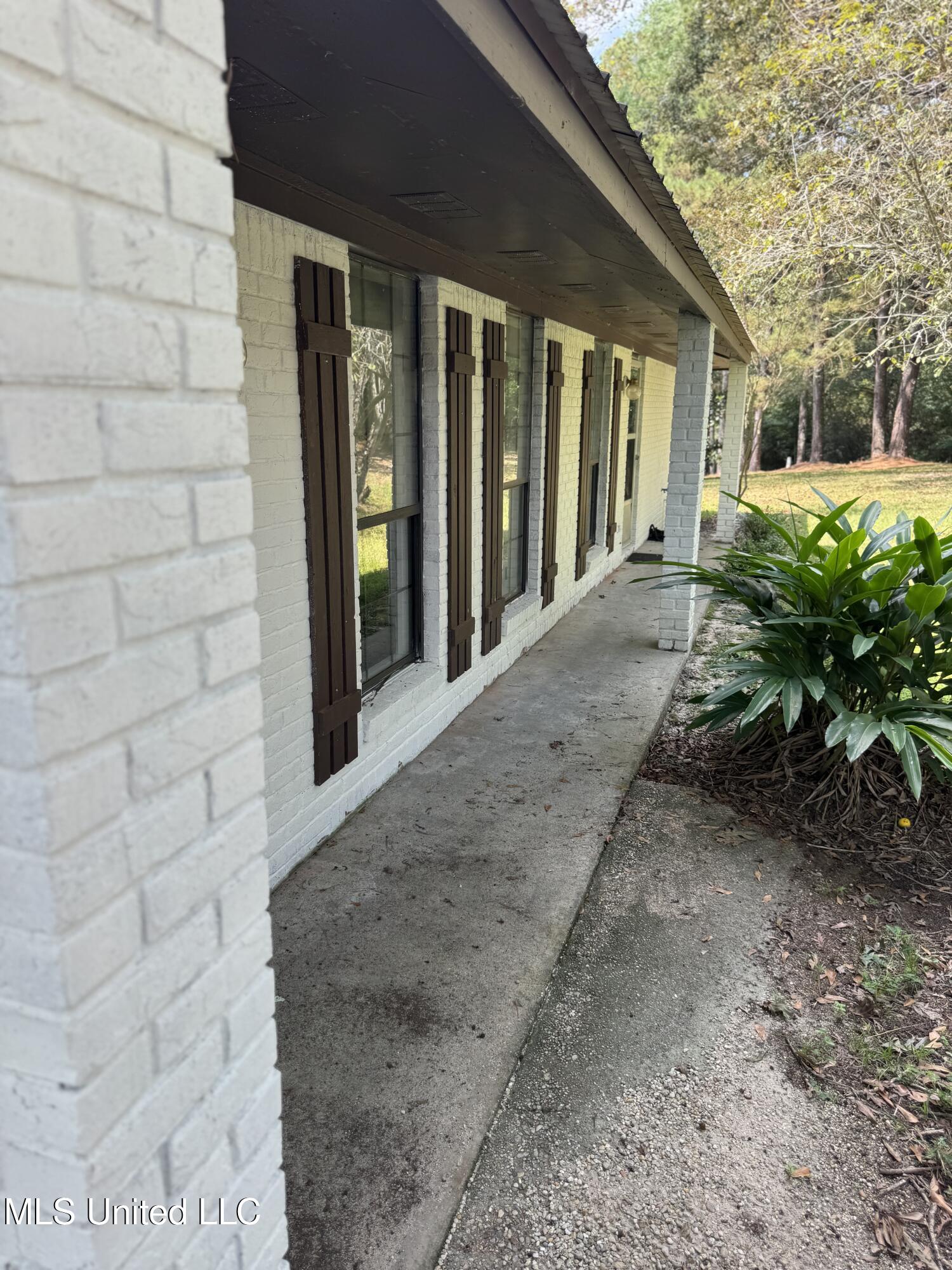 24 Dean Matthews Road Laurel, MS 39443 - Photo 41 of 43 Photo Sep 03 2025, 11 30 19 AM