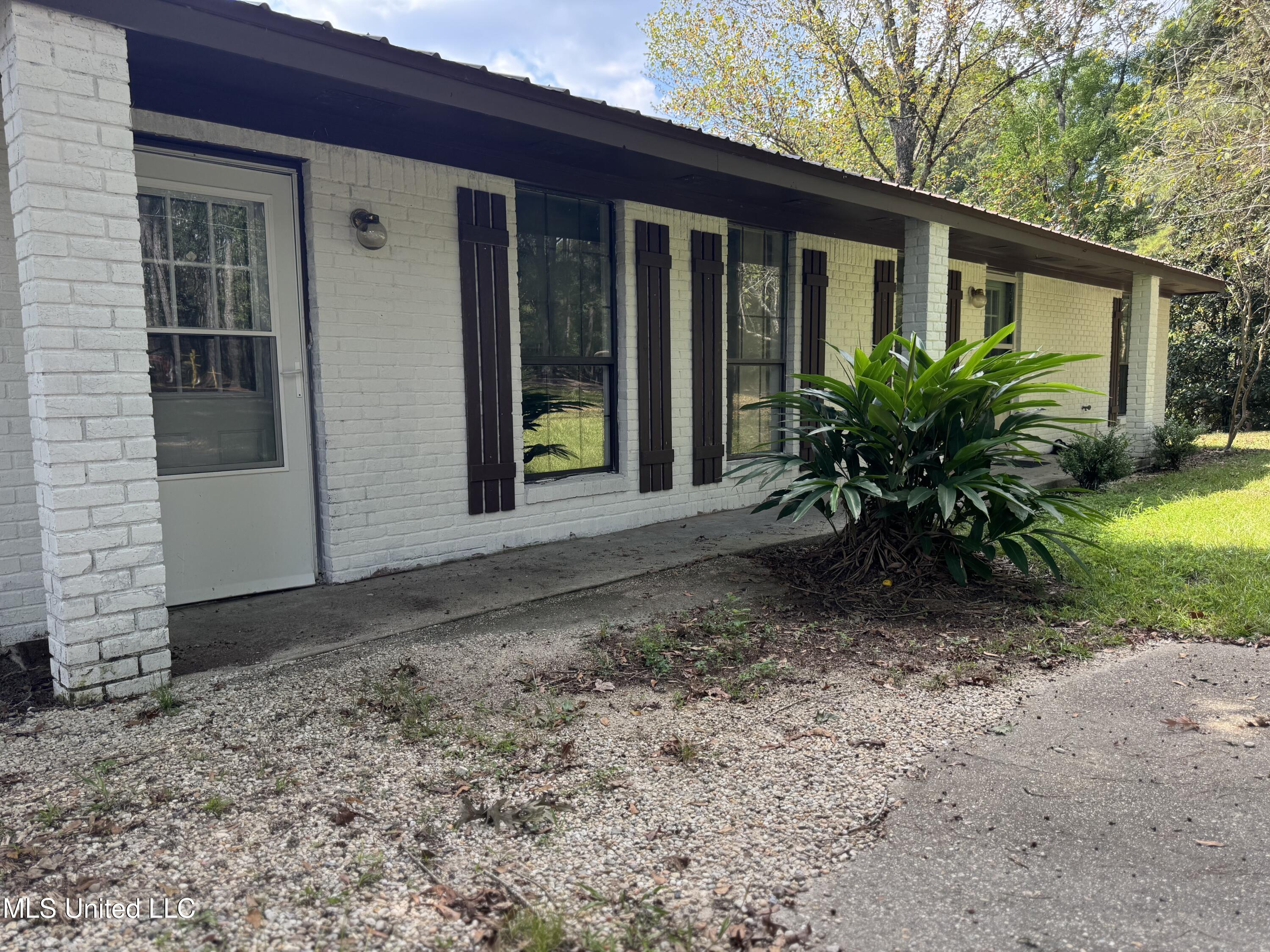 24 Dean Matthews Road Laurel, MS 39443 - Photo 42 of 43 Photo Sep 03 2025, 11 30 50 AM