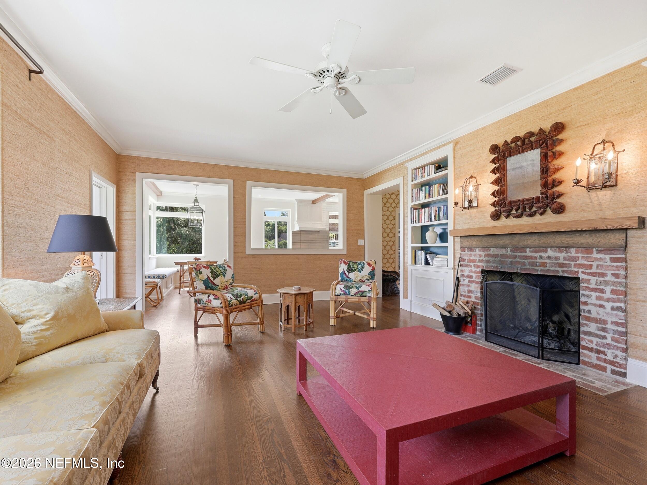 943 Brookwood Road Jacksonville, FL 32207 - Photo 12 of 69 32_img_0107