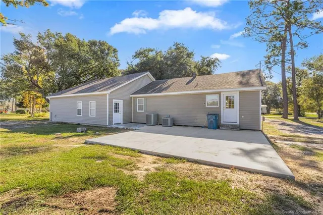 $259,900 | 1182 Waynewood Drive, Lake Charles, LA 70611