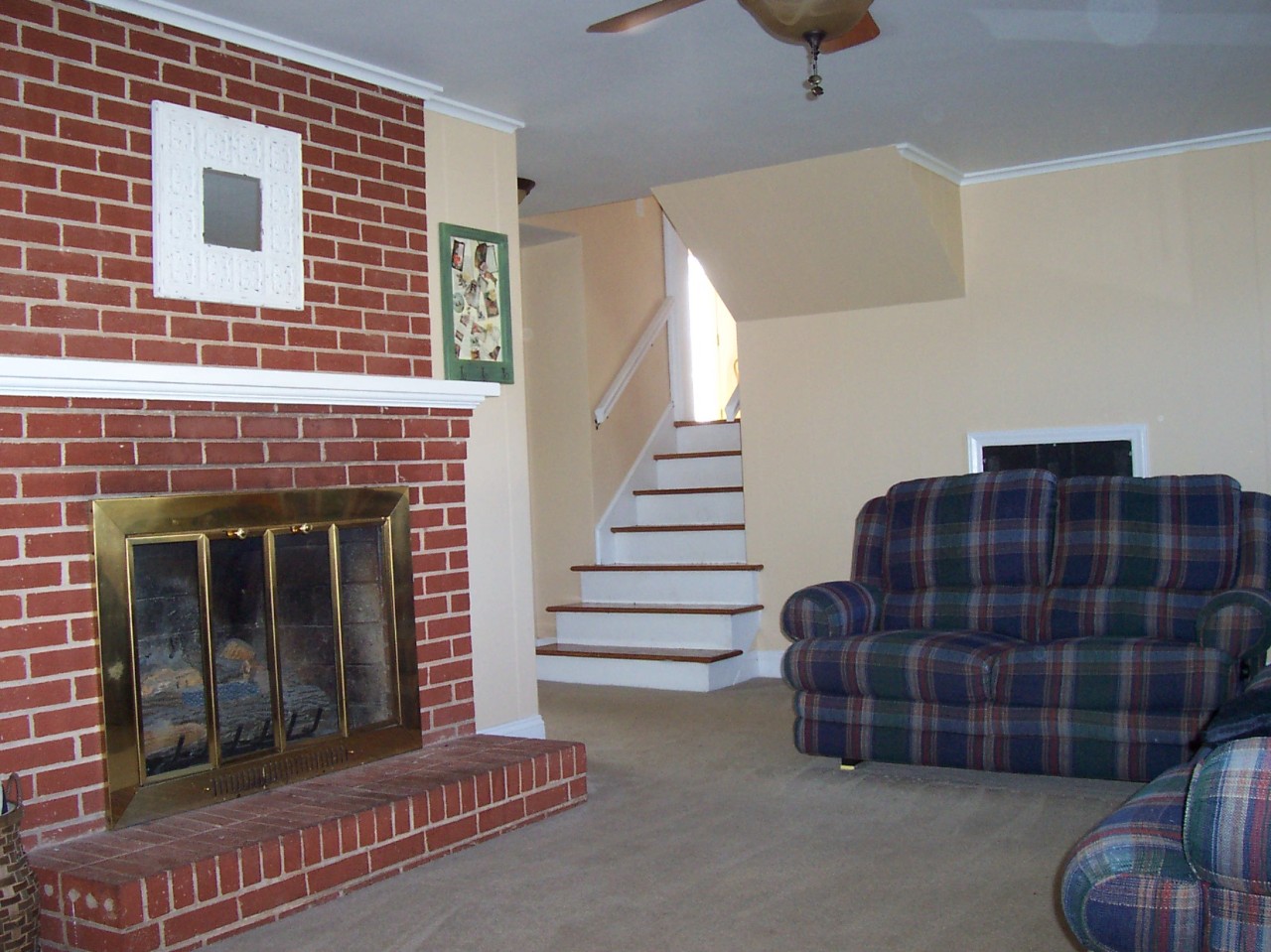 923 Olney Road Vinton, VA 24179 - Photo 6 of 6 a view of entryway with furniture