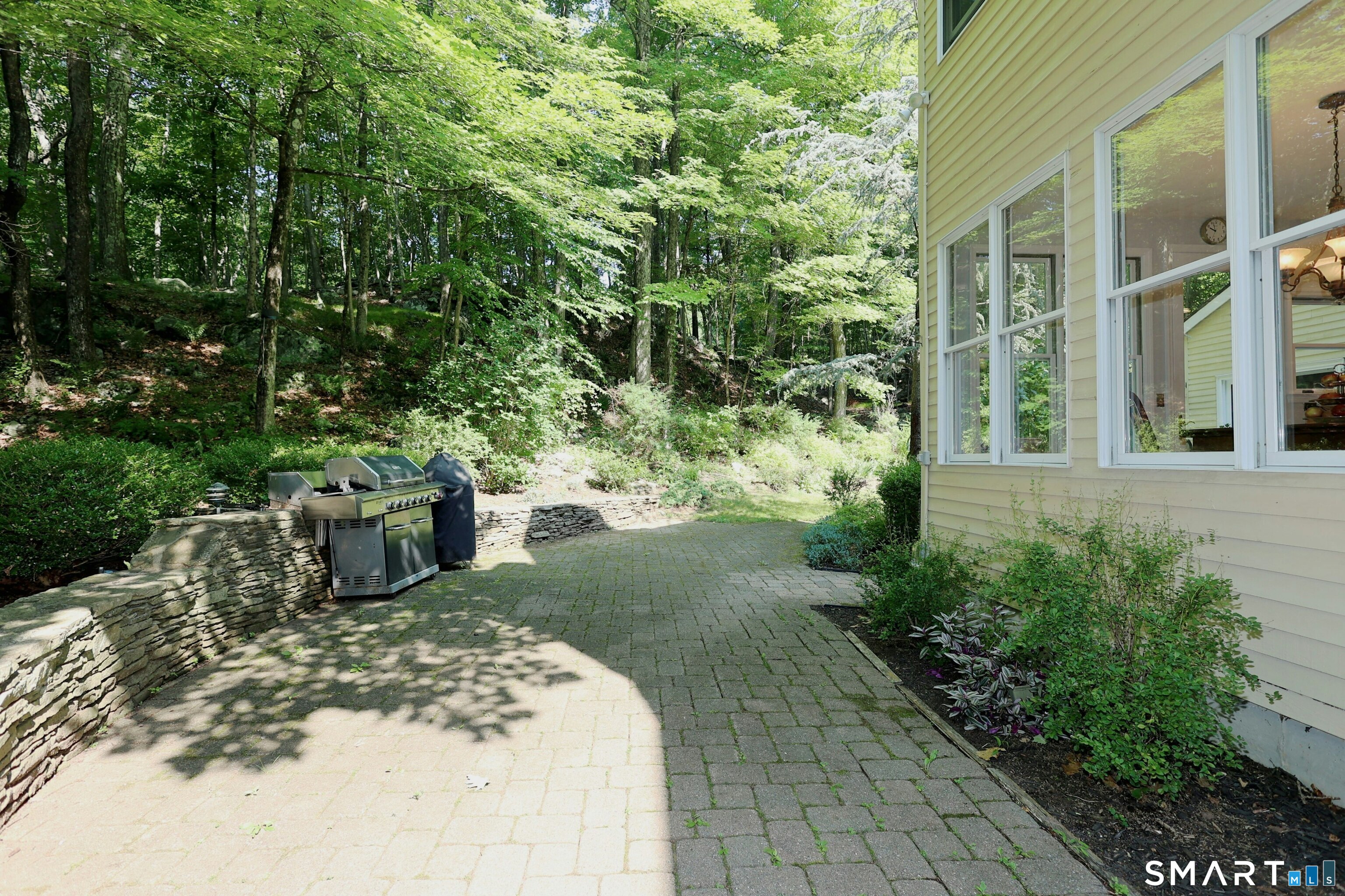 123 A Peaceable Street Redding, CT 06896 - Photo 5 of 40