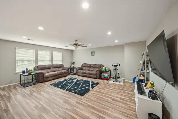 $497,500 | 163 Meadow Valley Drive, Conroe, TX 77384