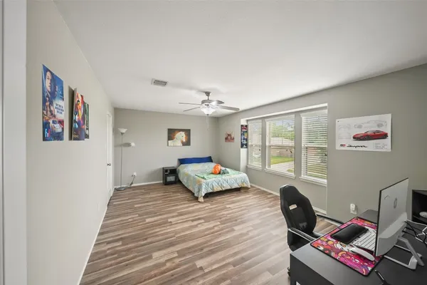 $497,500 | 163 Meadow Valley Drive, Conroe, TX 77384