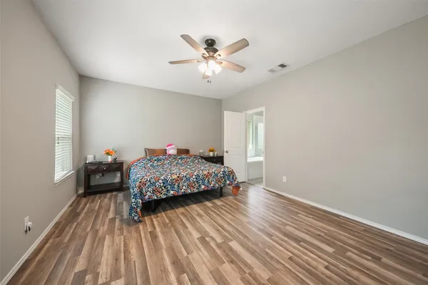 $497,500 | 163 Meadow Valley Drive, Conroe, TX 77384