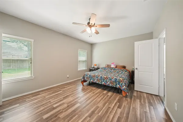 $497,500 | 163 Meadow Valley Drive, Conroe, TX 77384