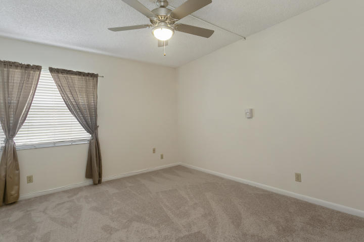 542 Normandy Lane Delray Beach, FL 33484 - Photo 10 of 12 20180814123845550978000000-o