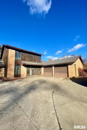 $165,000 | 10 Rye Court, Macomb, IL 61455