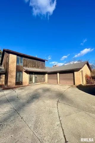 $169,000 | 10 Rye Court, Macomb, IL 61455