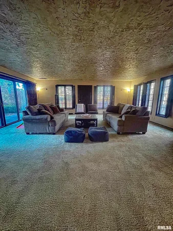 $165,000 | 10 Rye Court, Macomb, IL 61455