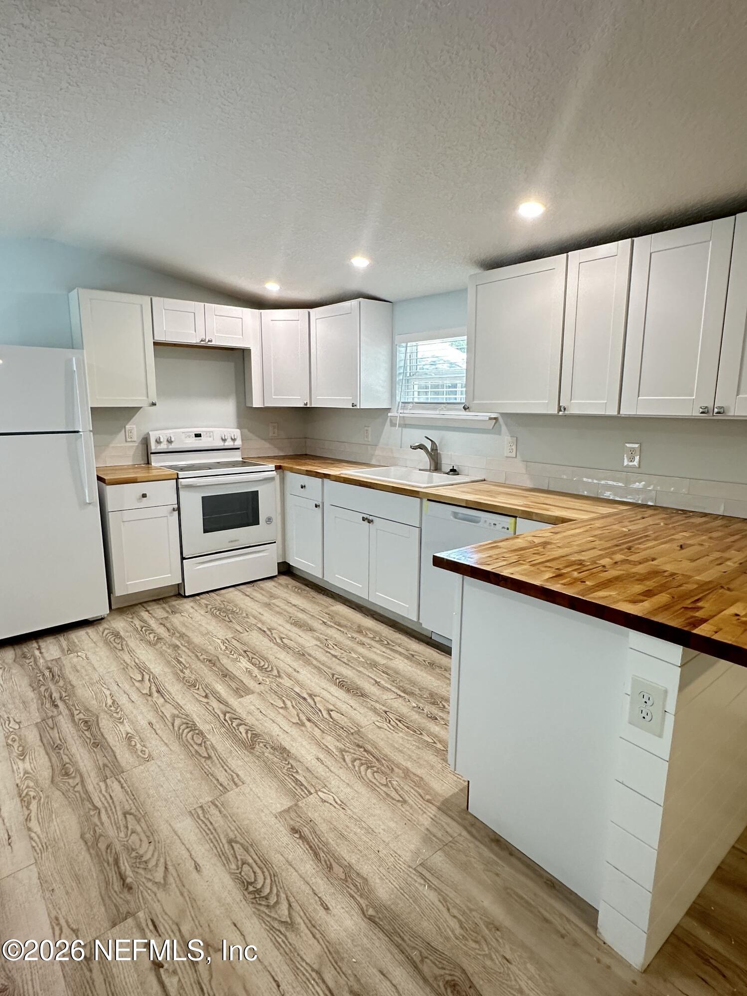 1635 Natalie Road, Unit B St. Augustine, FL 32084 - Photo 2 of 10 IMG_2090