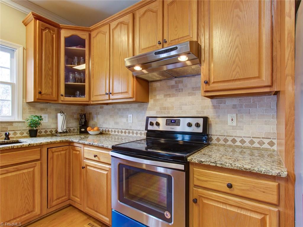 8118 Chestershire Road Oak Ridge, NC 27310 - Photo 8 of 19 New stove and hood!
