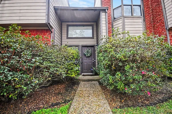 $1,850 | 7447 Cambridge Street, Unit 73, Houston, TX 77054