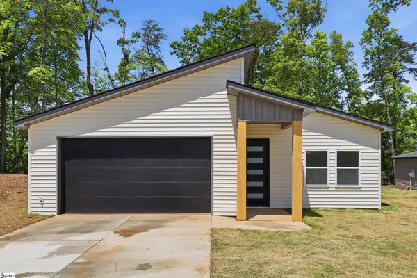 $330,000 | 1077 Country Club Road, Pickens, SC 29671