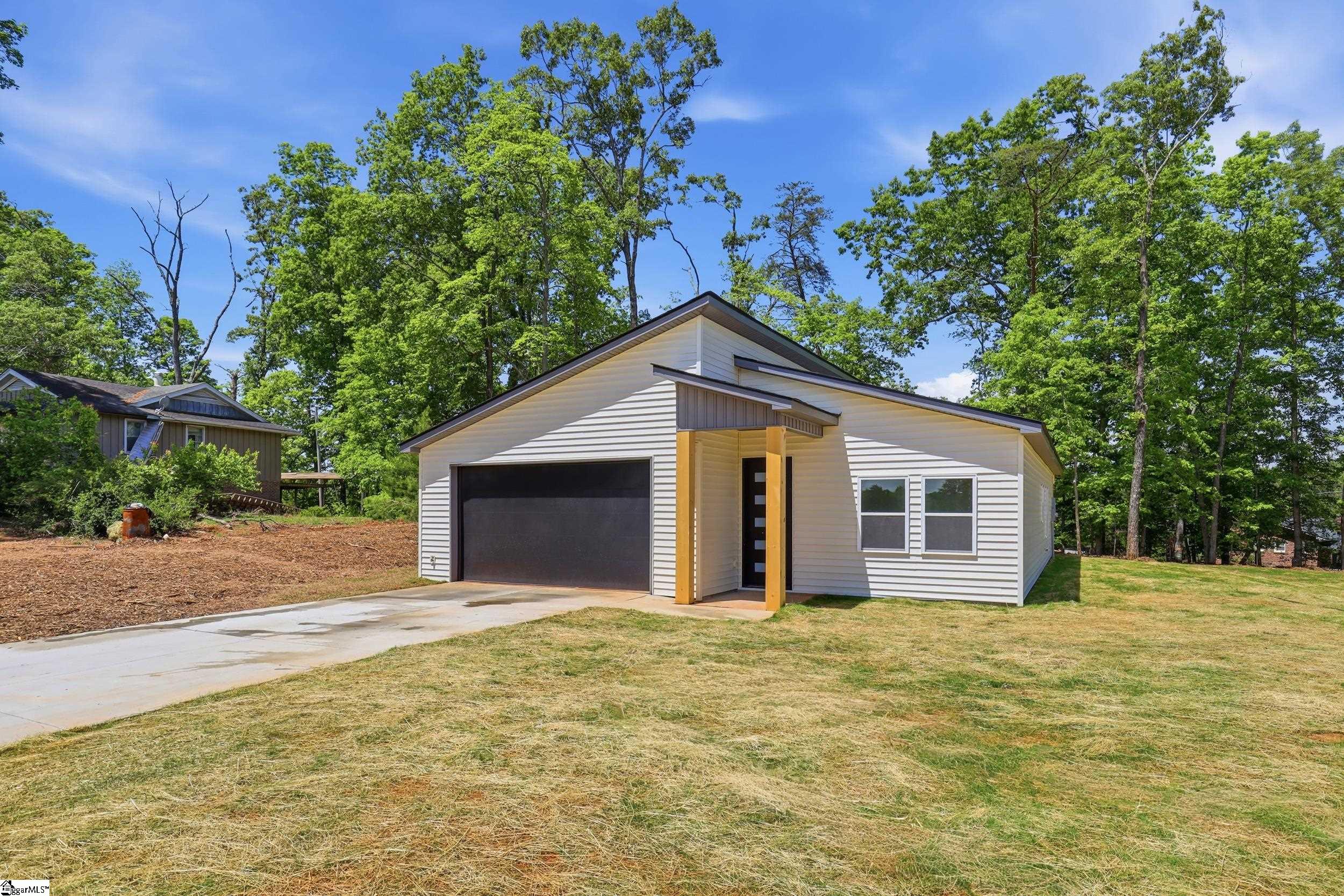 1077 Country Club Road Pickens, SC 29671 - Photo 2 of 14