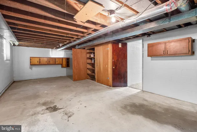 a view of a room with an empty space