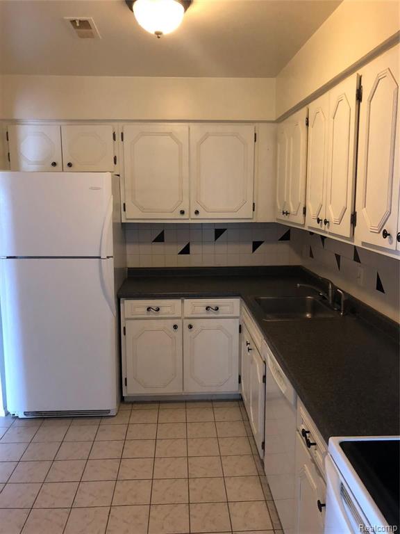 31993 West 12 Mile Road, Unit 306 Farmington, MI 48334 - Photo 6 of 18