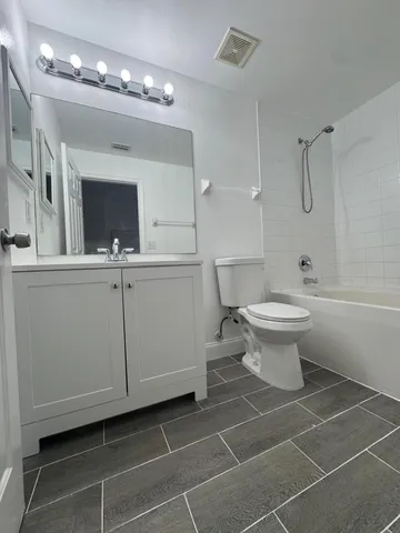 $2,475 | 1133 Colonial Palms Way, Unit 1133, Palm Springs, FL 33406