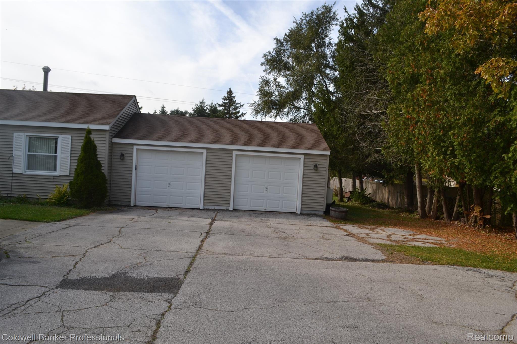 151 Millville Road Lapeer, MI 48446 - Photo 3 of 30 DSC_0562.JPG