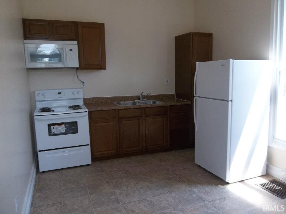 517 South Rogers Street, Unit 2 Bloomington, IN 47403 - Photo 2 of 9