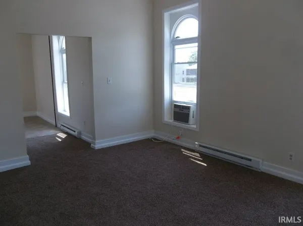 $725 | 517 South Rogers Street, Unit 2, Bloomington, IN 47403