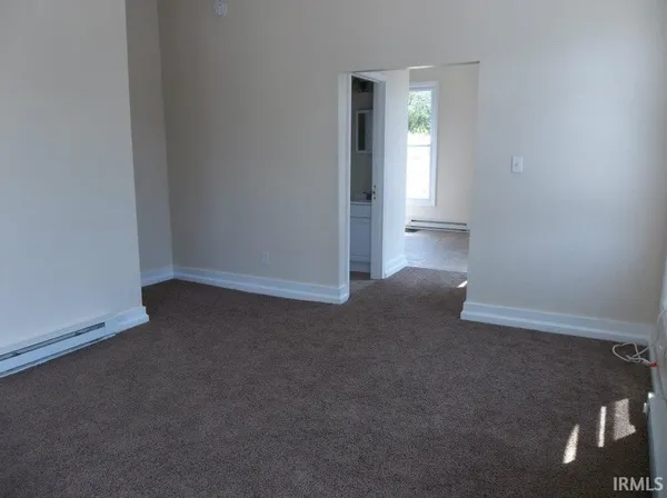 $725 | 517 South Rogers Street, Unit 2, Bloomington, IN 47403