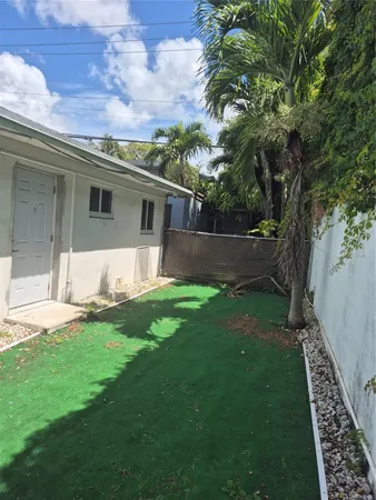 $1,700 | 6224 Miramar Parkway, Unit 6, Miramar, FL 33023