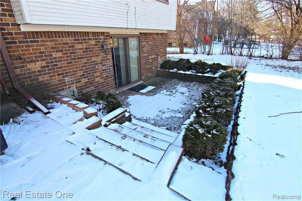 46500 Maidstone Road Canton, MI 48187 - Photo 6 of 29