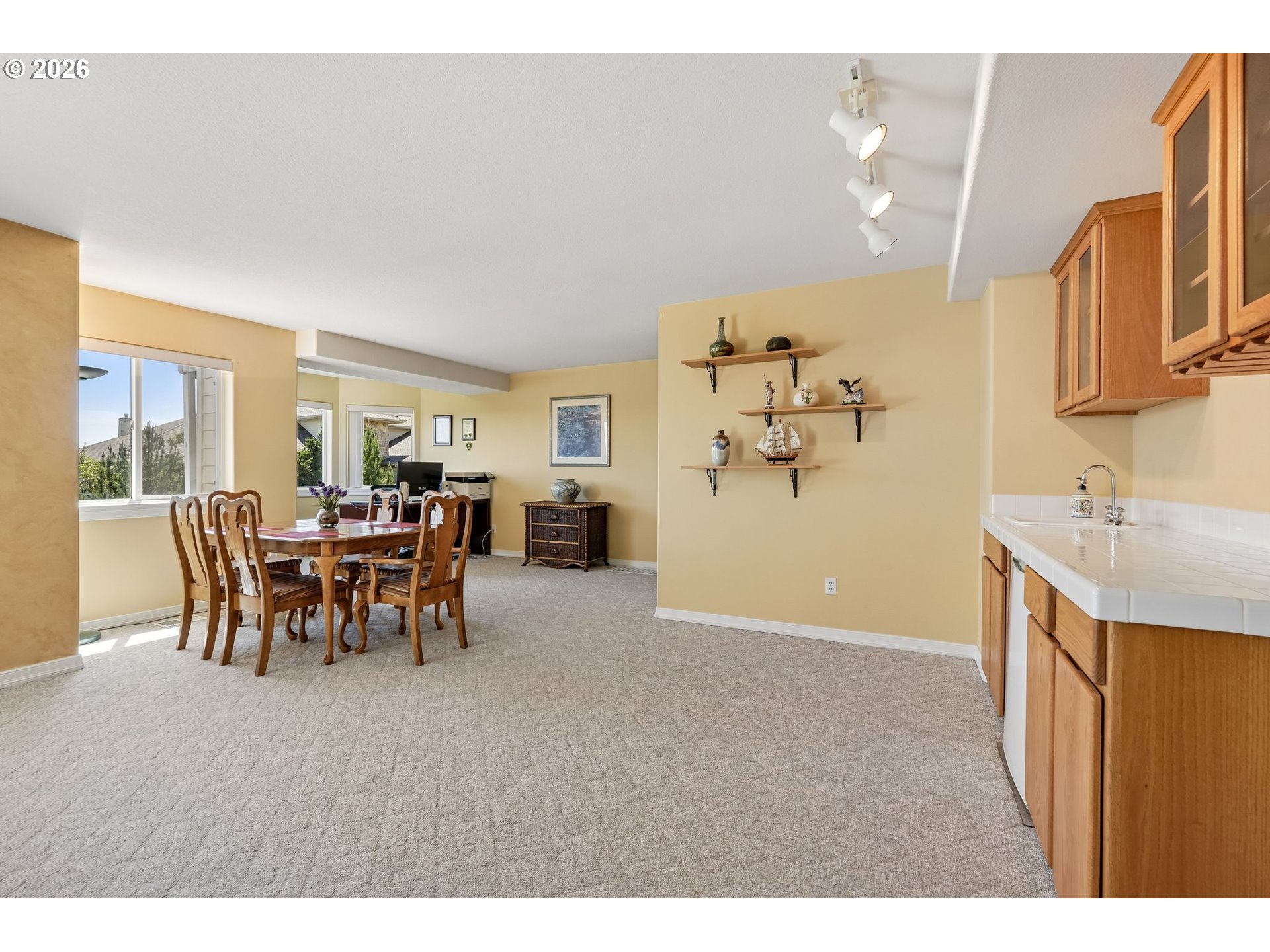 11904 Southwest Viewcrest Court Tigard, OR 97224 - Photo 33 of 47
