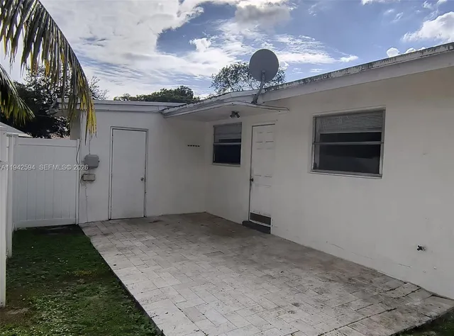 $1,990 | Dania Beach, Dania Beach, FL 33312