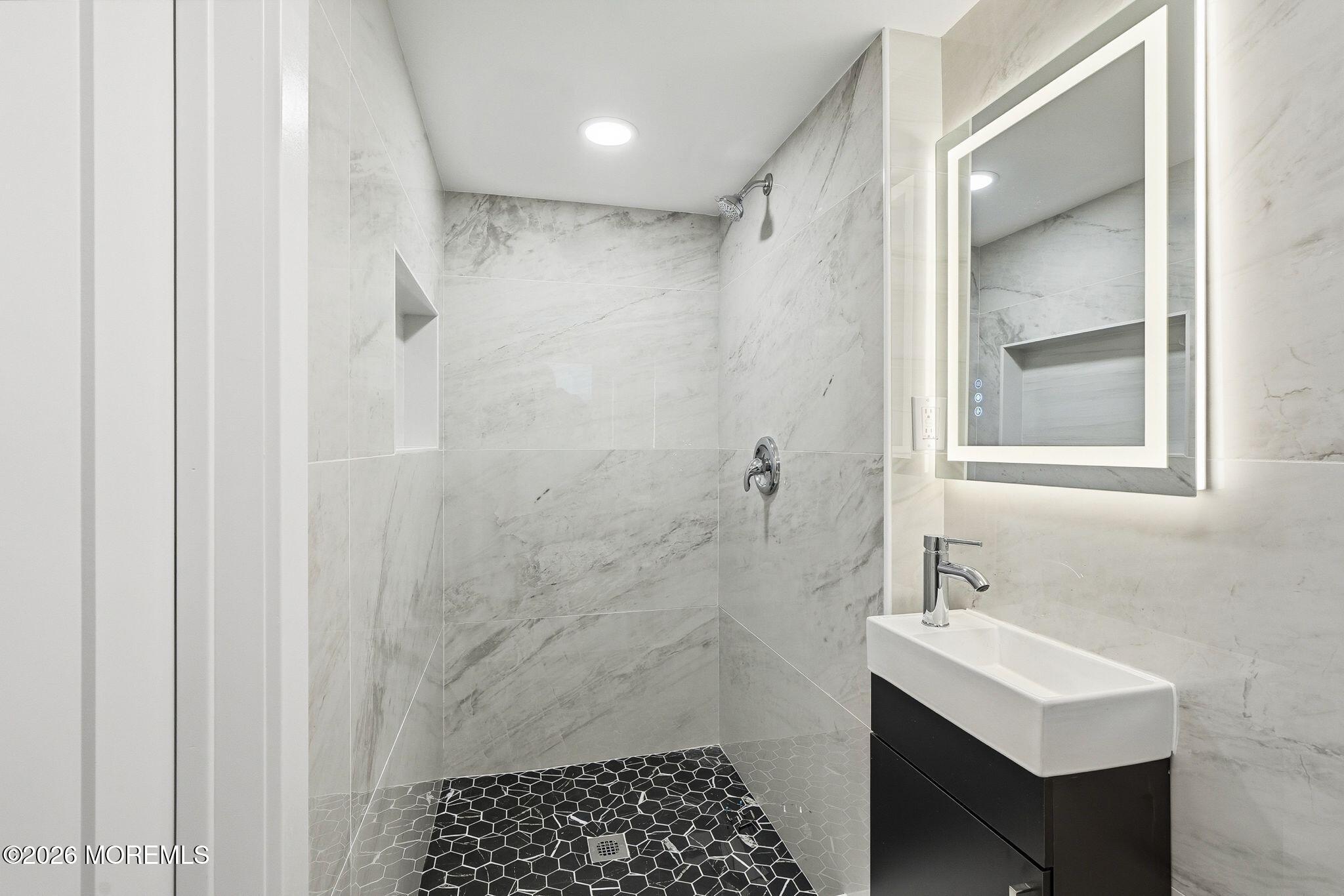 23 Mathiasen Place, Unit 23 Aberdeen, NJ 07747 - Photo 6 of 12 b925ae7d-6775-4325-9f0e-88eb81a6a3e4