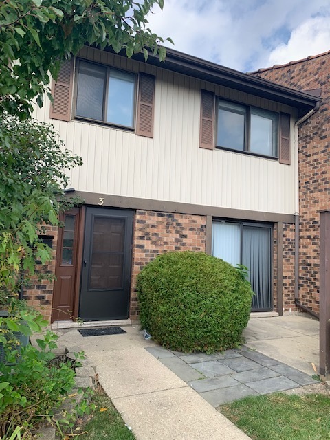 3 Tower Court, Unit 8 Downers Grove, IL 60516 - Photo 1 of 12