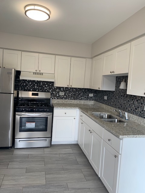 3 Tower Court, Unit 8 Downers Grove, IL 60516 - Photo 2 of 12