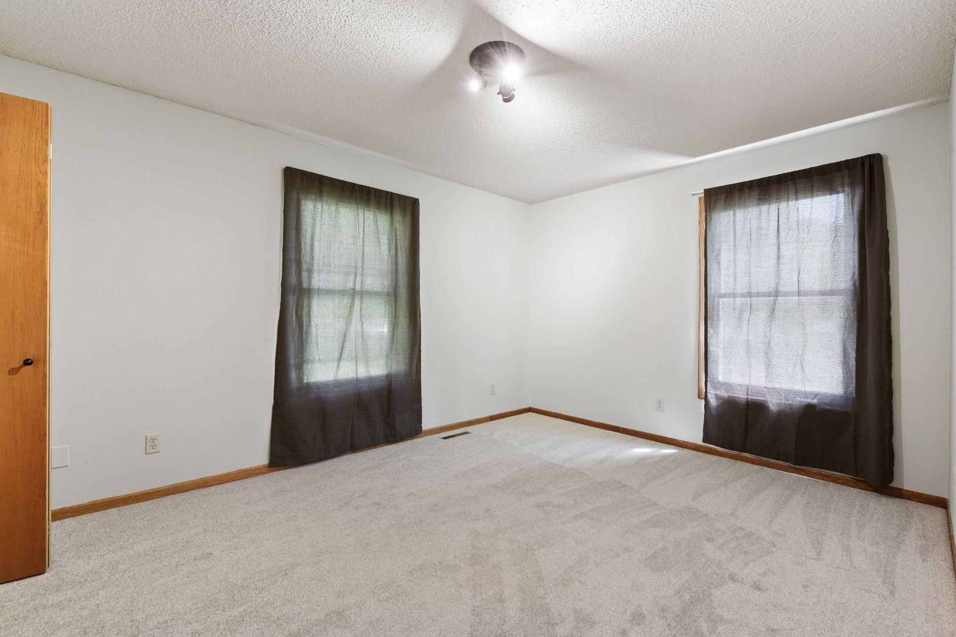 21986 Bracketts Road Excelsior, MN 55331 - Photo 22 of 37