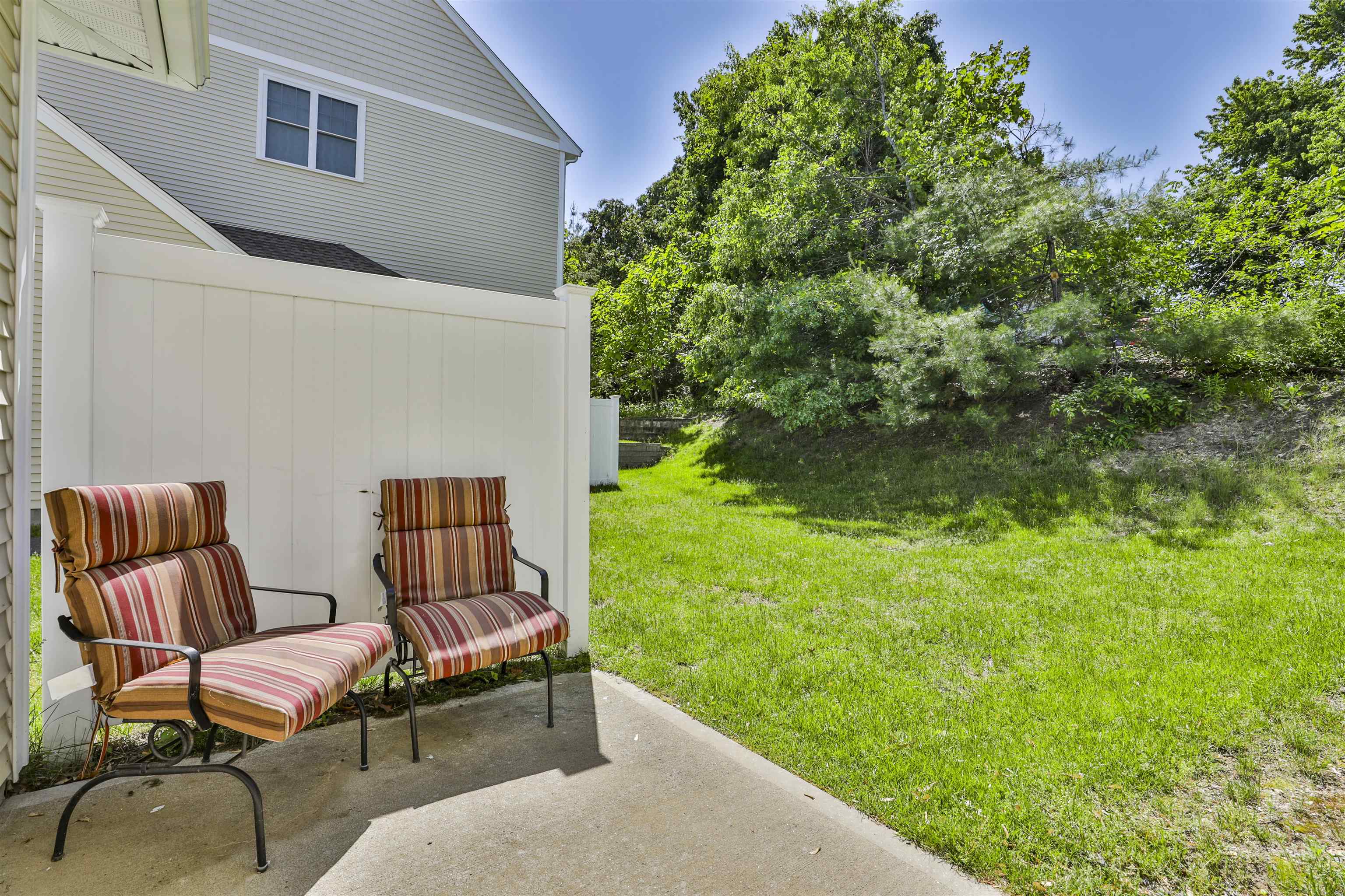 29 Bennett Street Nashua, NH 03064 - Photo 13 of 15