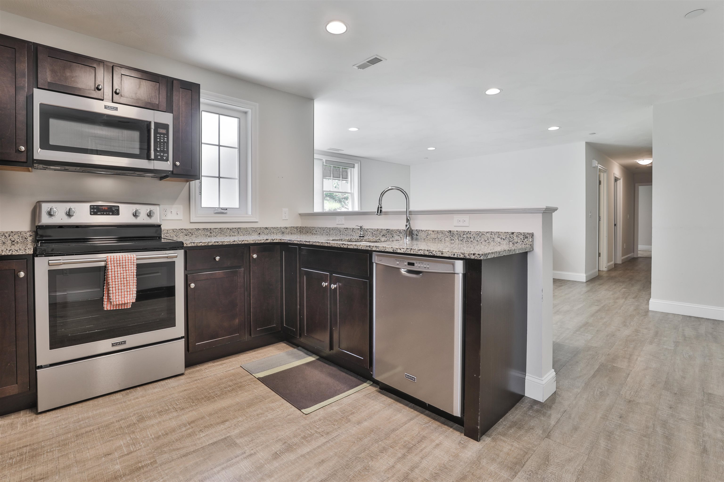 29 Bennett Street Nashua, NH 03064 - Photo 15 of 15