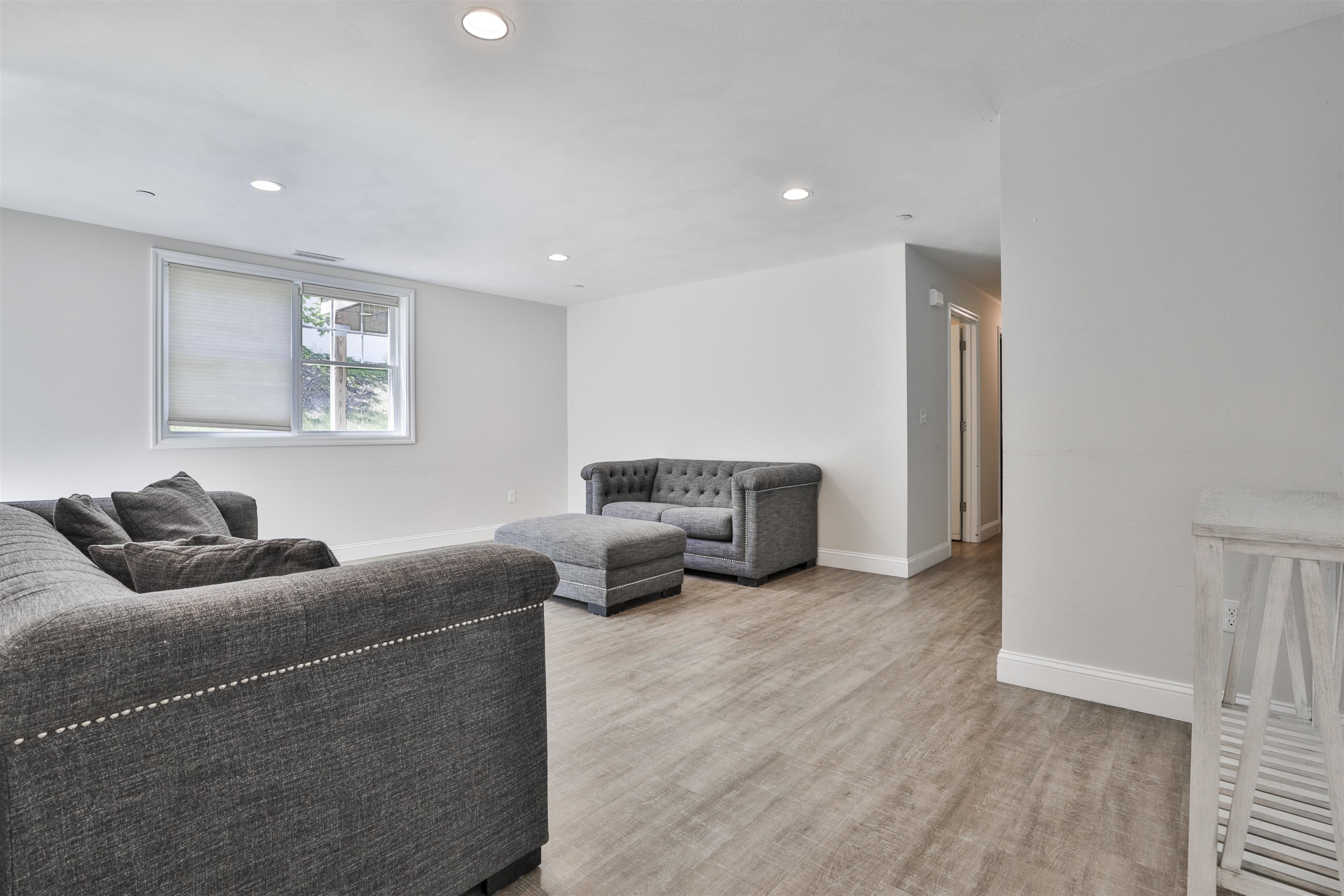 29 Bennett Street Nashua, NH 03064 - Photo 2 of 15