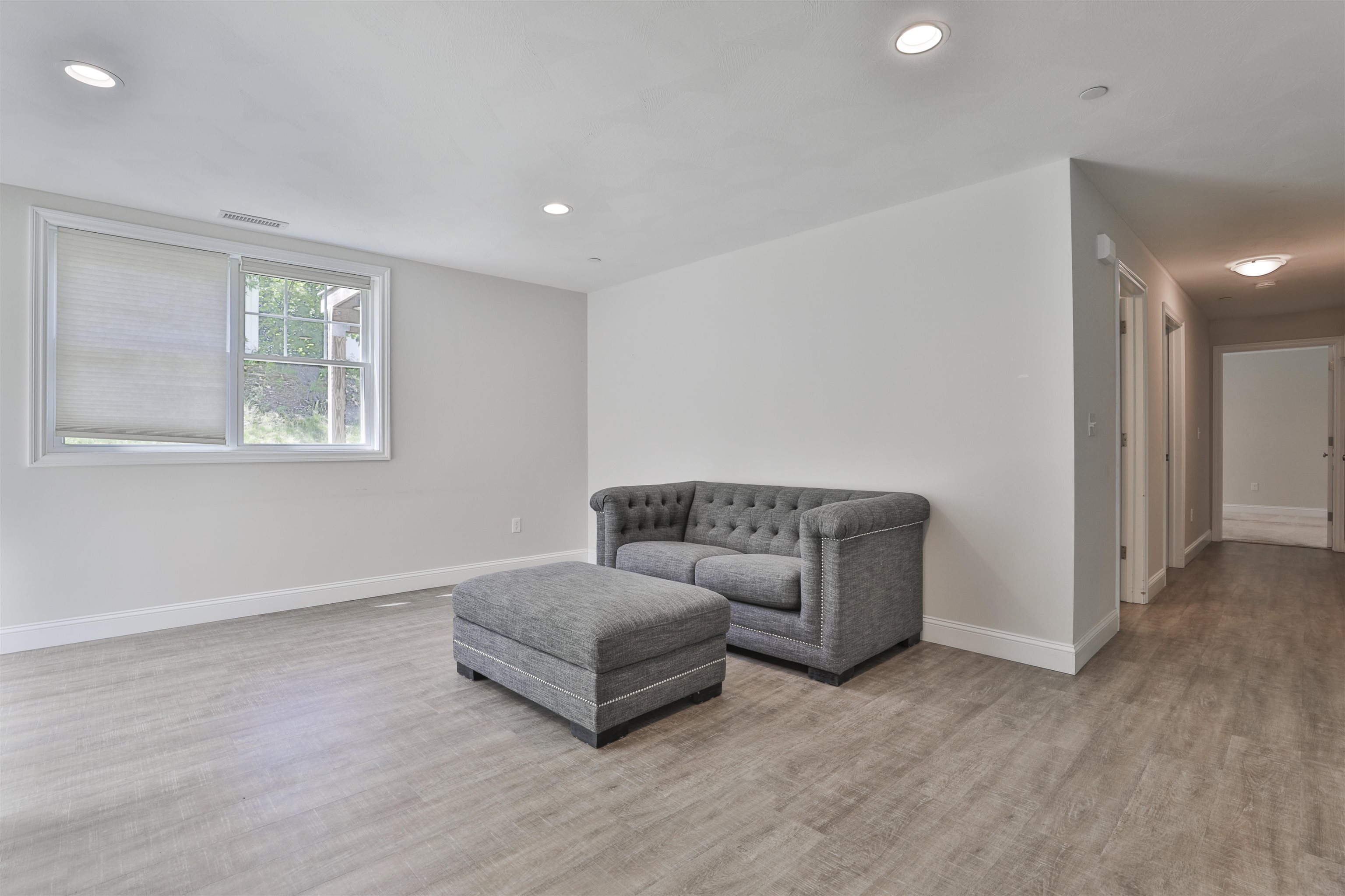 29 Bennett Street Nashua, NH 03064 - Photo 3 of 15