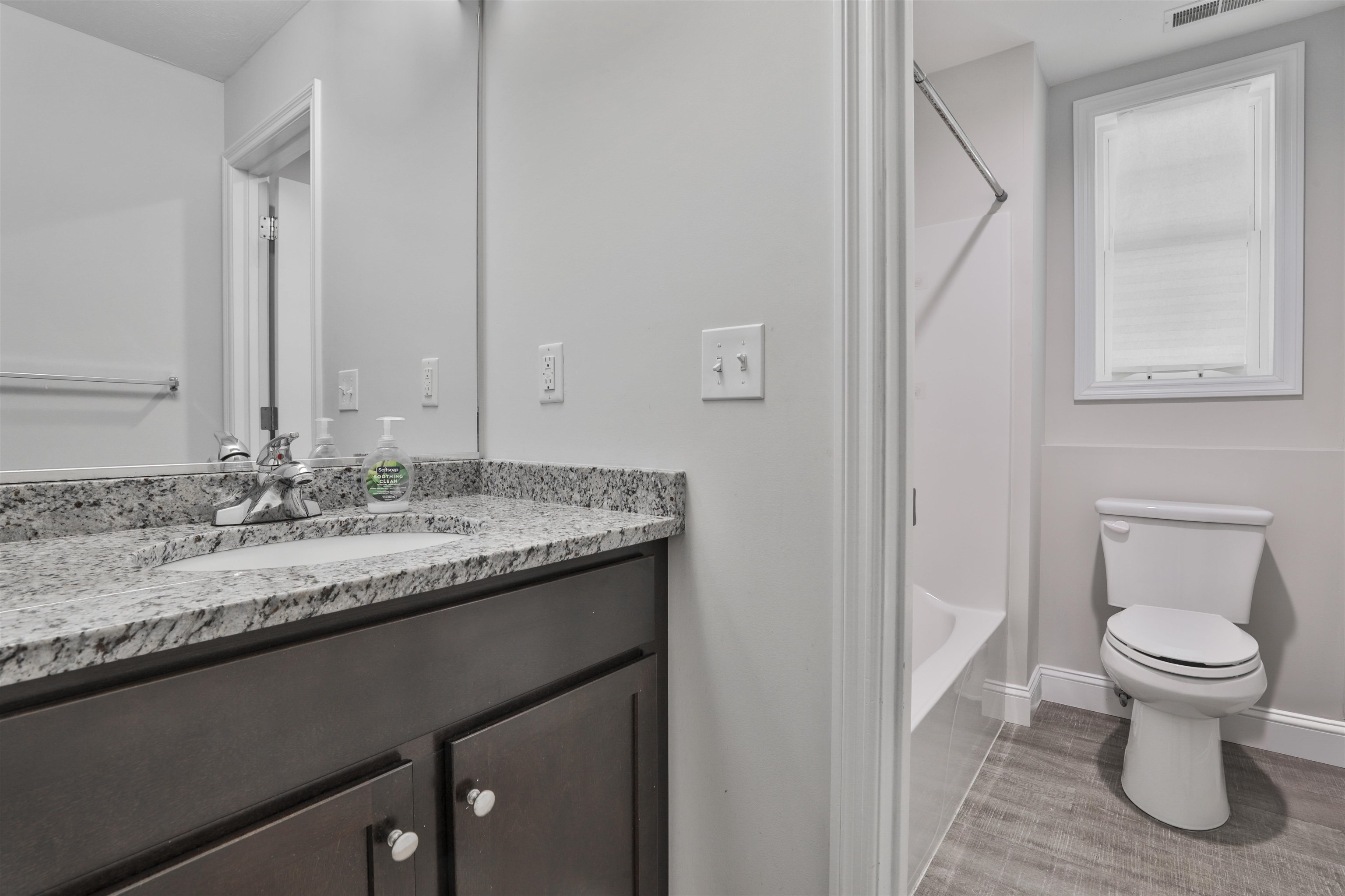 29 Bennett Street Nashua, NH 03064 - Photo 8 of 15