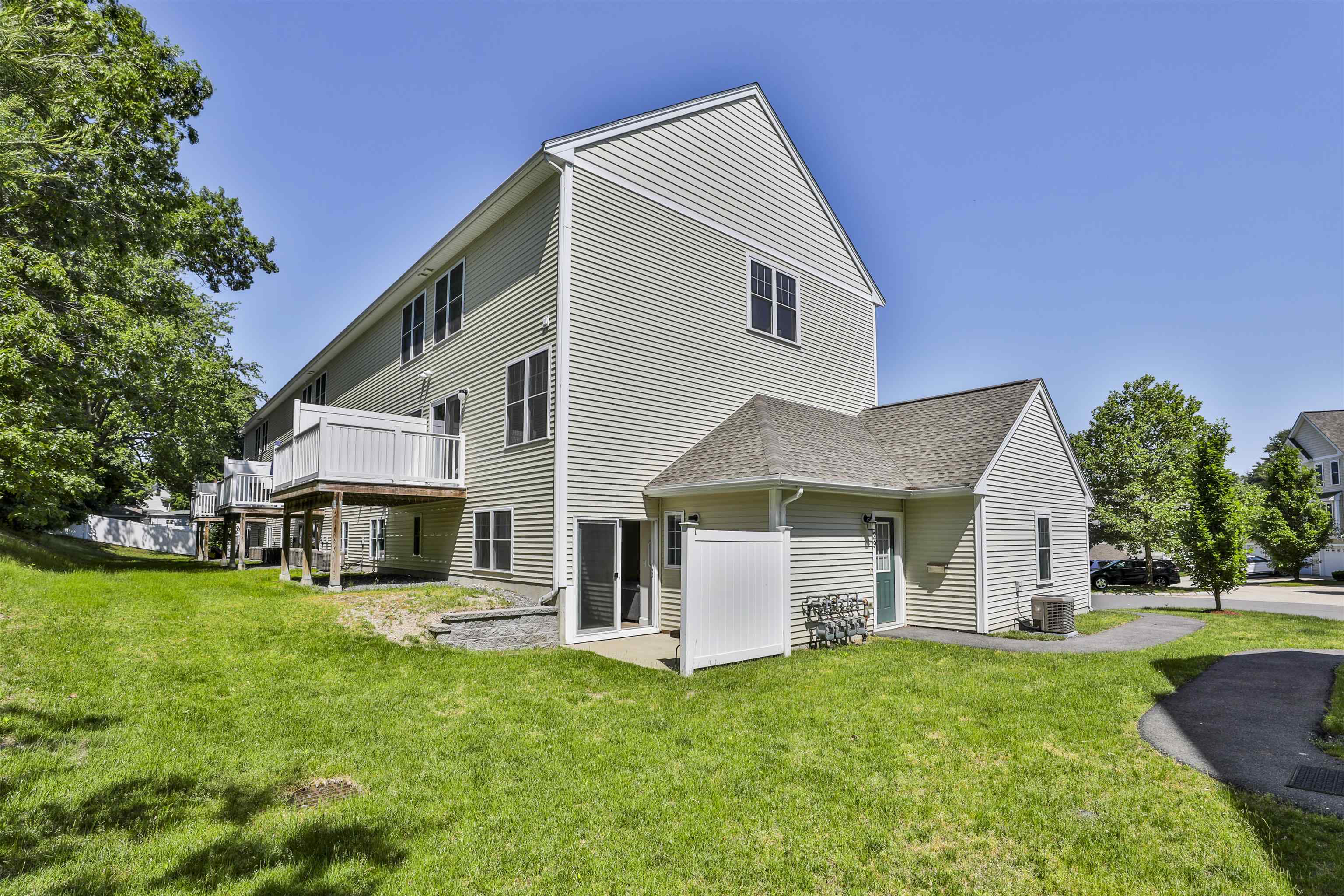29 Bennett Street Nashua, NH 03064 - Photo 9 of 15
