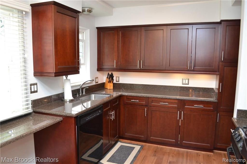 15830 Reedmere Avenue Beverly Hills, MI 48025 - Photo 10 of 20