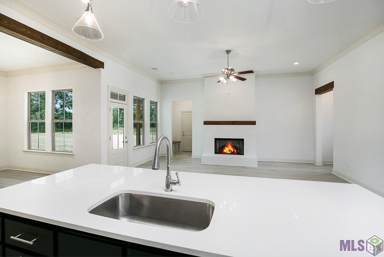9839 Cane Mill Road Denham Springs, LA 70706 - Photo 6 of 19 Gallery Image 6
