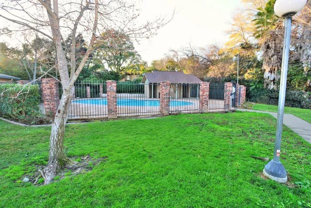 $260,000 | 5309 Winfield Way, Unit 4, Sacramento, CA 95841