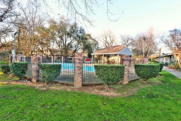 $260,000 | 5309 Winfield Way, Unit 4, Sacramento, CA 95841