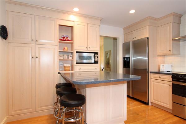 21 Aqueduct Road Wayland, MA 01778 - Photo 6 of 15 Gallery Image 6