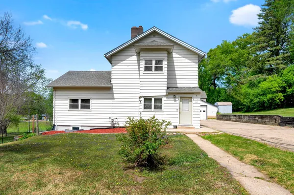 $289,900 | 104 Frank Avenue Northeast, Elysian, MN 56028