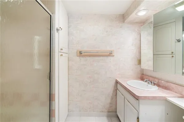 $290,000 | 5600 Munhall Road, Unit 606, Pittsburgh, PA 15217