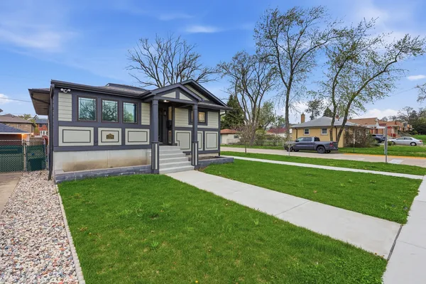 $429,900 | 4400 Wenonah Avenue, Stickney, IL 60402