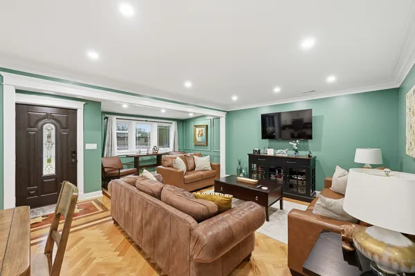 $429,900 | 4400 Wenonah Avenue, Stickney, IL 60402