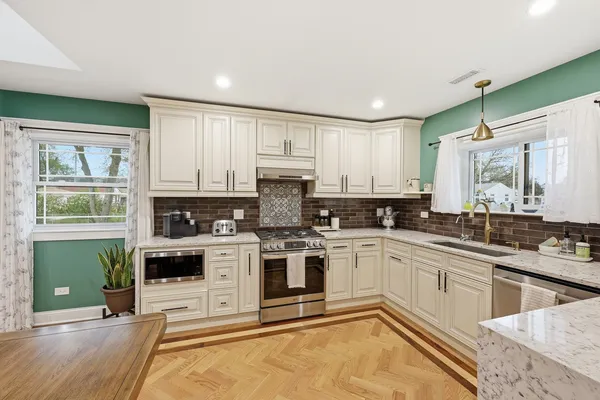 $429,900 | 4400 Wenonah Avenue, Stickney, IL 60402